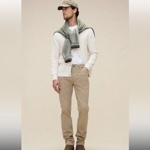 🕶️BANANA REPUBLIC🕶️NWT! 40X32 CLASSIC KHAKI CHINOS🕶️